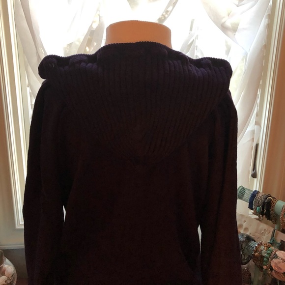 Sweater - Picture 4 of 7